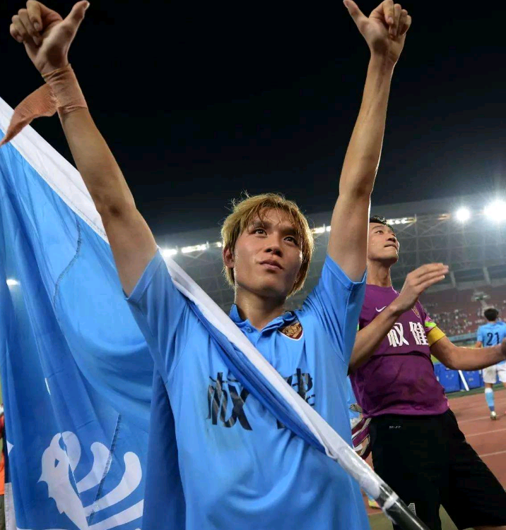 转会期突围战来临,葡萄牙体育围绕国王杯队长鼓劲,球迷炸锅,医务组通报恢复的简单介绍 转会期突围战来临,葡萄牙体育围绕国王杯队长鼓劲,球迷炸锅,医务组通报恢复的简单介绍